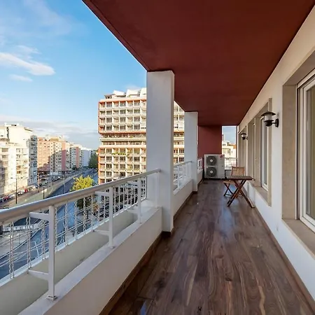 Duplex For 8 Лиссабон