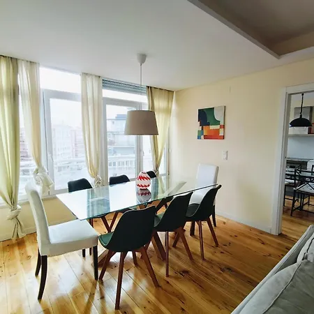 아파트 Duplex For 8