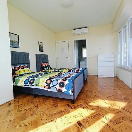 Duplex For 8 아파트