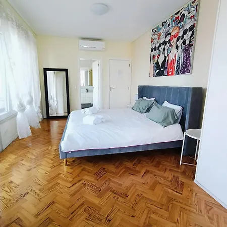 Duplex For 8 Daire Lisboa